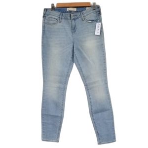 NWT Bullhead Denim Co. Low Rise Skinny